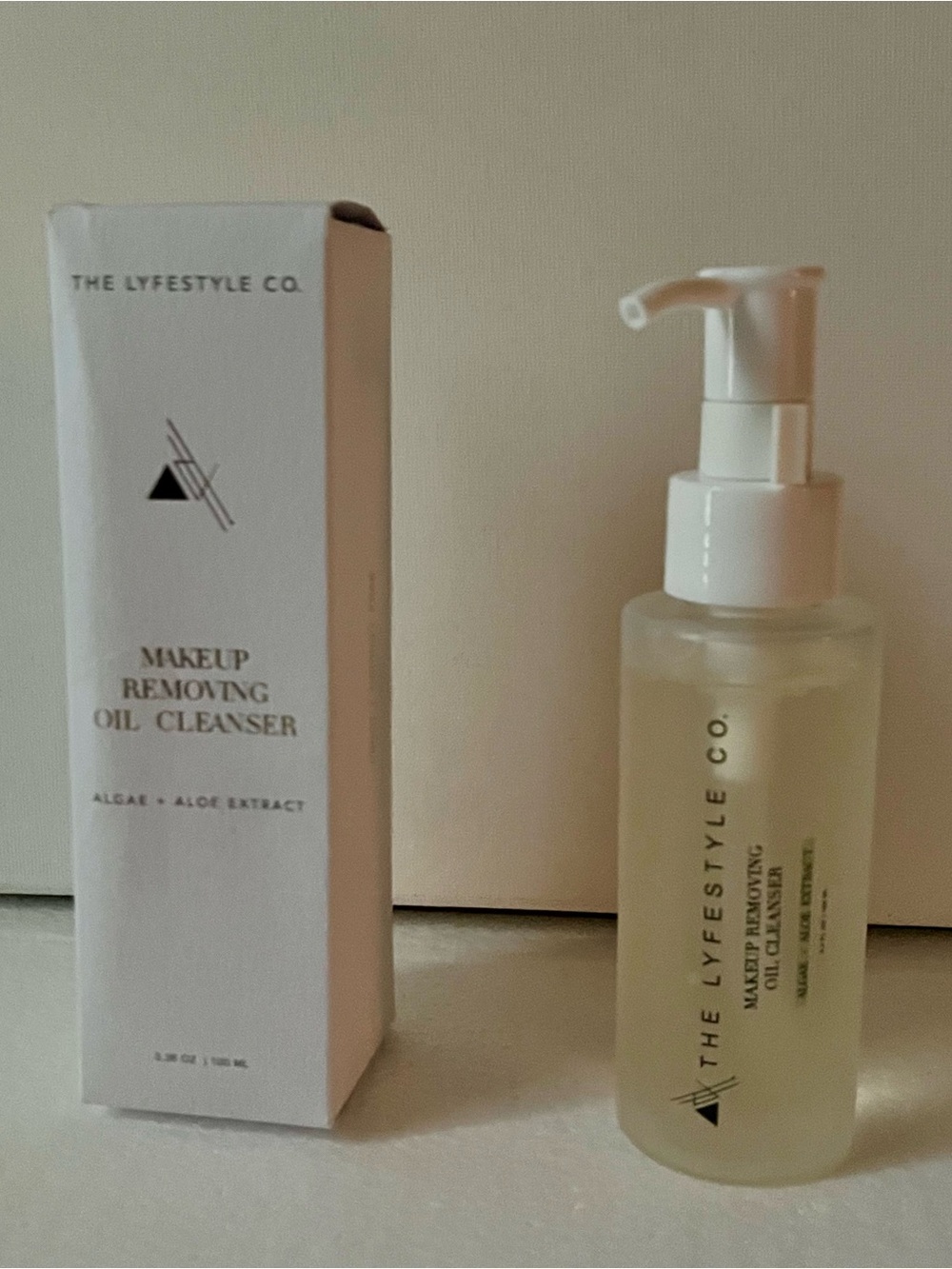 NEW The Lyfestyle Co. Makeup Removing Oil Cleanser 3.38 oz | Algae + Aloe
